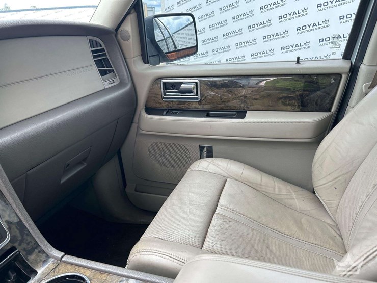2016-lincoln-navigator-image-20