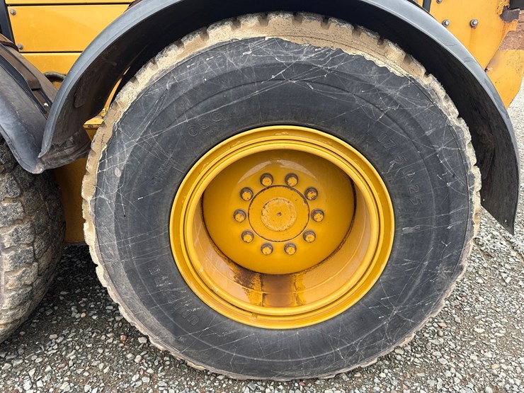 caterpillar-160m-awd-image-123