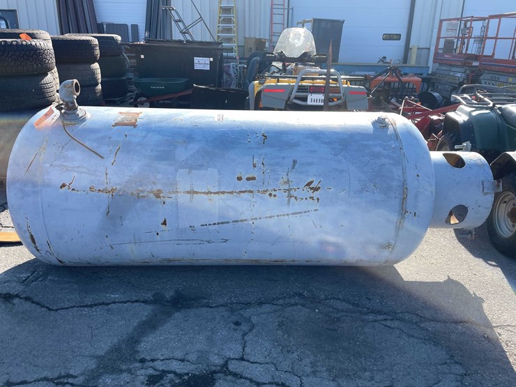 #9104-•-240-gallon-air-tank-(o4)-image-1