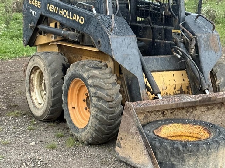 new-holland-lx465-image-1