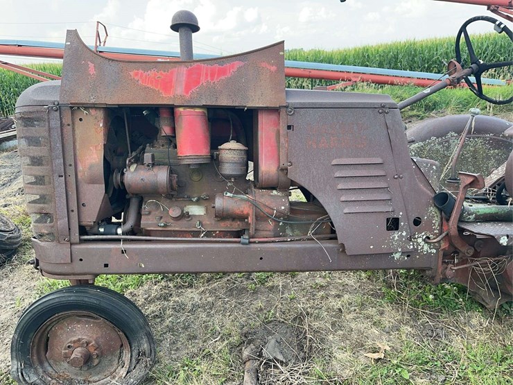 massey-harris-parts-tractor-image-2
