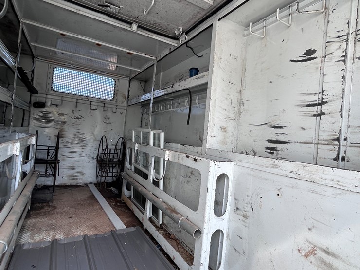 #212-•-2014-saub-pull-behind-service-trailer-image-36