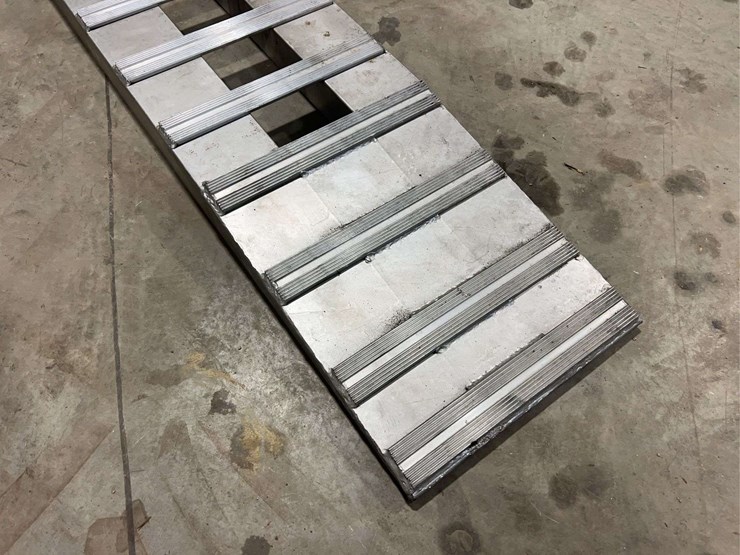 (2)-14’-aluminum-ramps-image-3