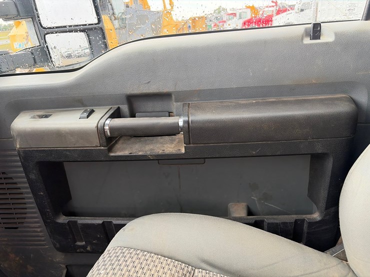 2013-ford-f350-image-43