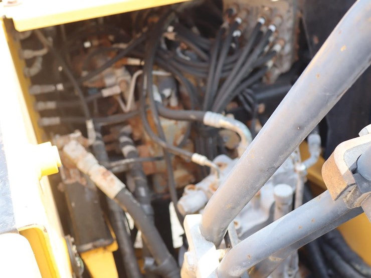 2014-deere-160g-lc-image-8