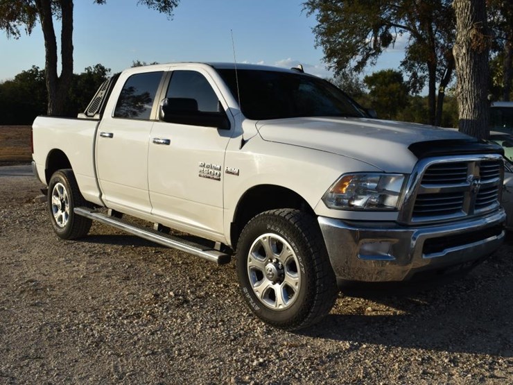 2014-dodge-2500-image-2