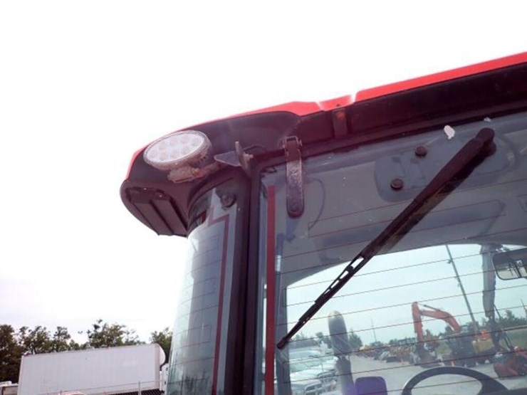 2019-kubota-m4-071-image-43