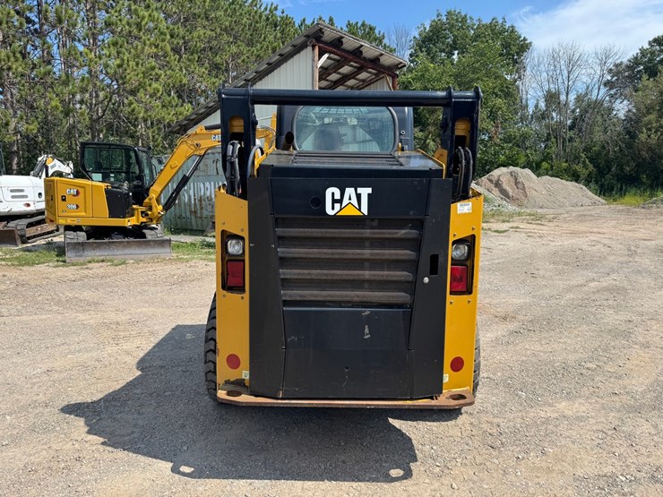 caterpillar-242d-image-4