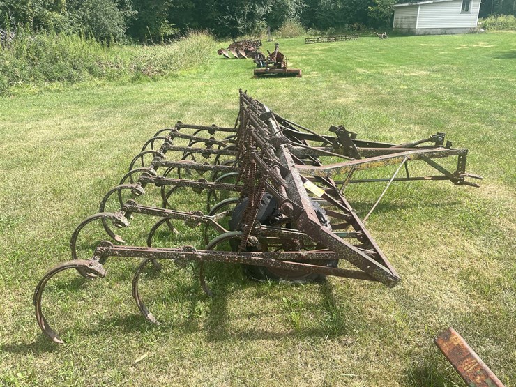 #1634-•-vintage-spring-tooth-plow-image-3