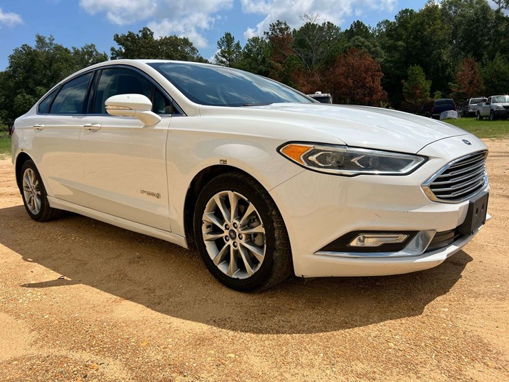 2017-ford-fusion-se-hybrid-(188,193-miles)-image-4