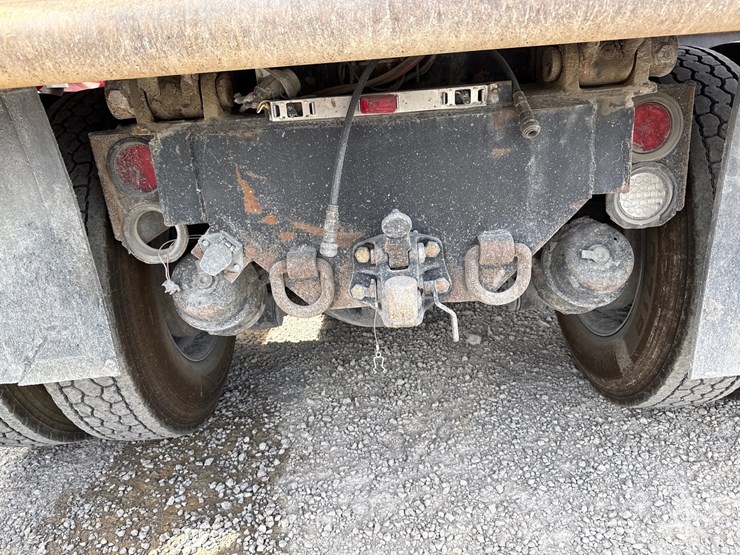 2017-kenworth-t880-image-14