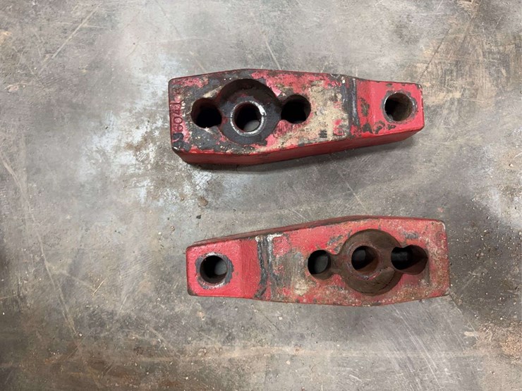 international-harvester-suitcase-weight-bracket-and-extensions-image-2