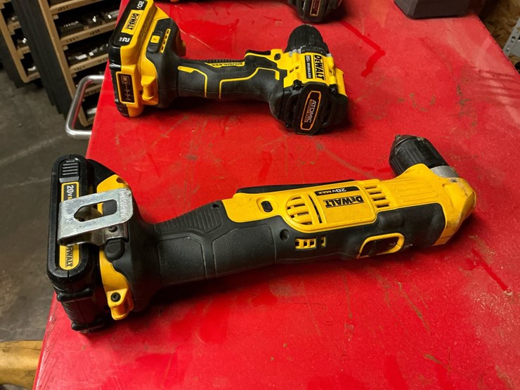 #100-•-dewalt-20v-max-brushless-power-tool-lot-with-batteries-&-ryobi-bit-set-image-9