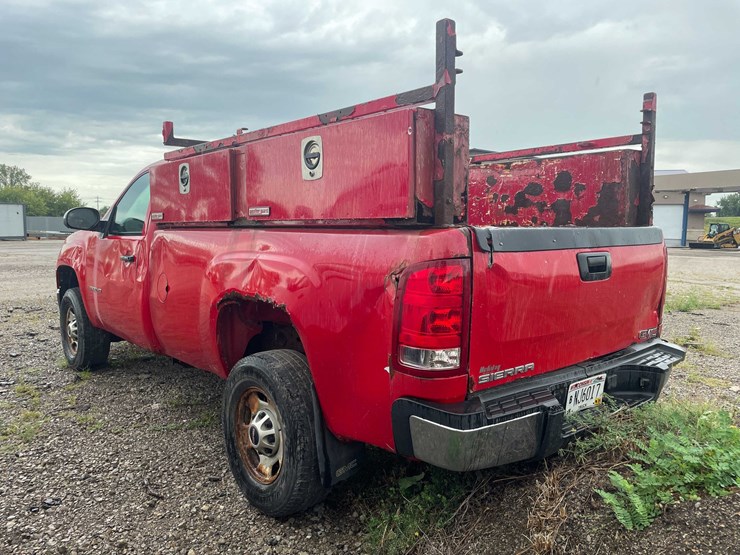 2010-gmc-2500-image-7