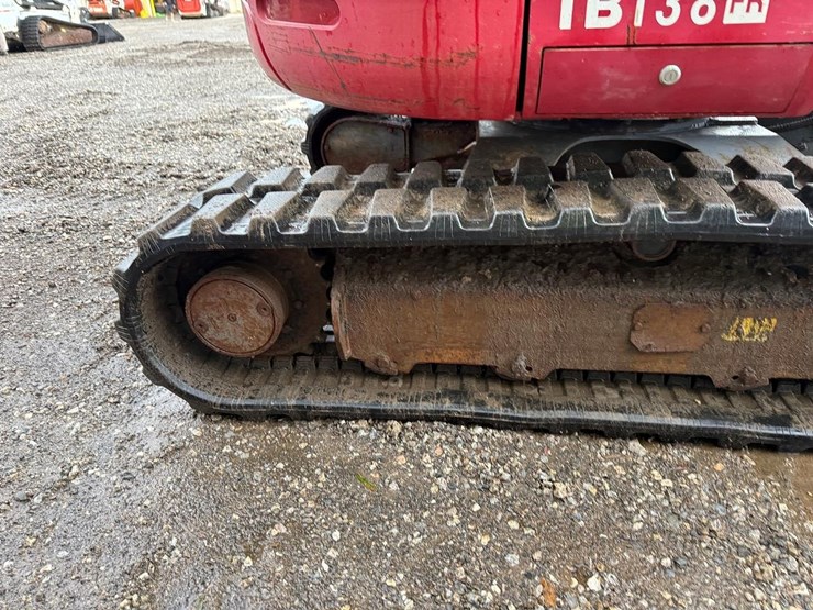 2009-takeuchi-tb138fr-image-13