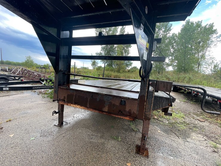#10501-•-2016-delta-gooseneck-flatbed-(has-wi-title)-image-24