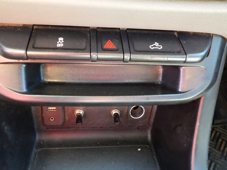 2016-chevrolet-colorado-image-27