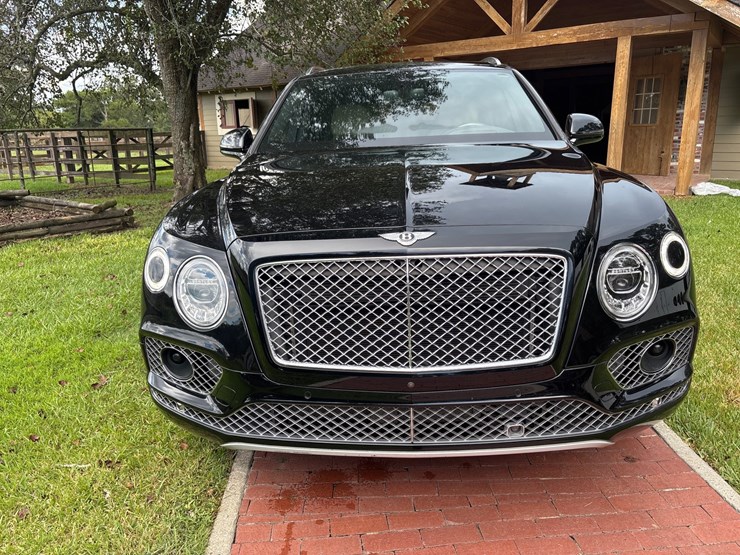 #153-•-offered-at-no-reserve-|-2018-bentley-bentayga-suv-image-6