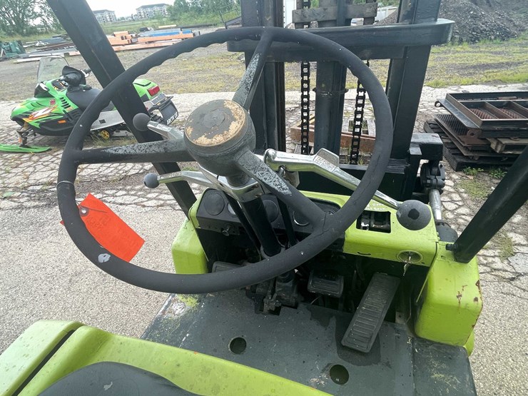 #10491-•-clark-lp-fork-lift-image-28