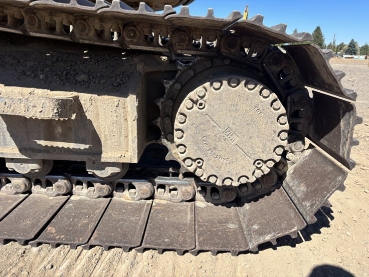 2013-komatsu-pc228us-lc-8-image-12