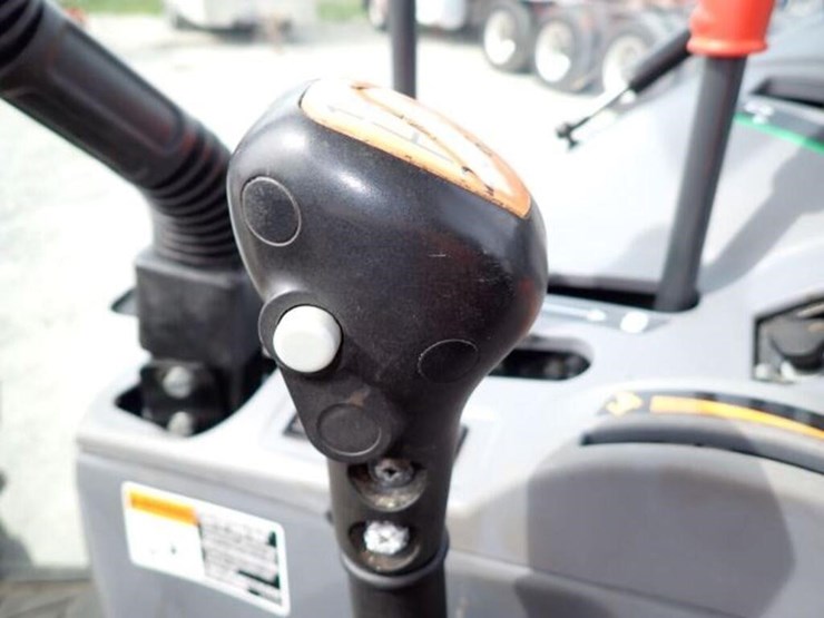 2019-kubota-m4-071-image-21