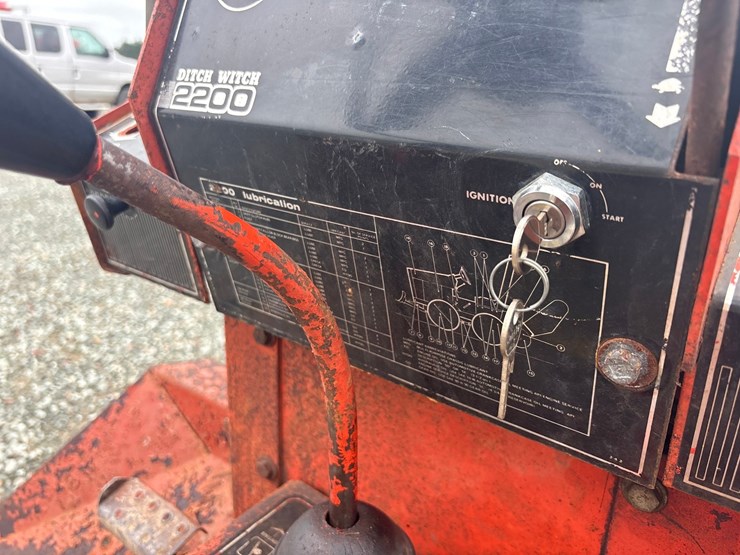 ditch-witch-2200-image-27