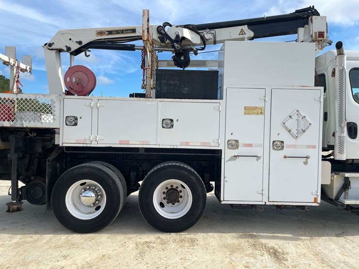 2014-freightliner-108sd-image-20