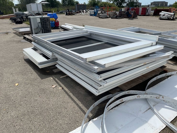 #10550-•-(3)-pallets-of-windows-and-accessories-image-11