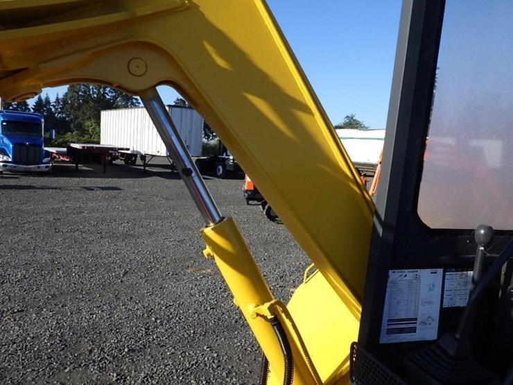 komatsu-pc28-image-14