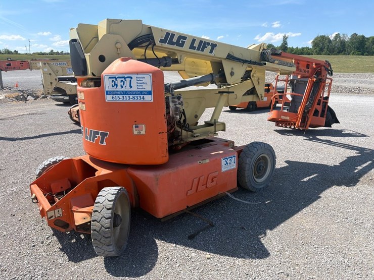 2005-jlg-e400ajp-image-3