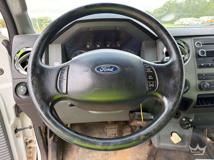 2011-ford-f650-image-9