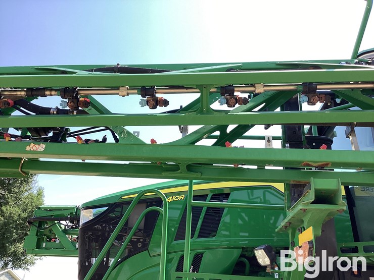 2024-john-deere-410r-image-15