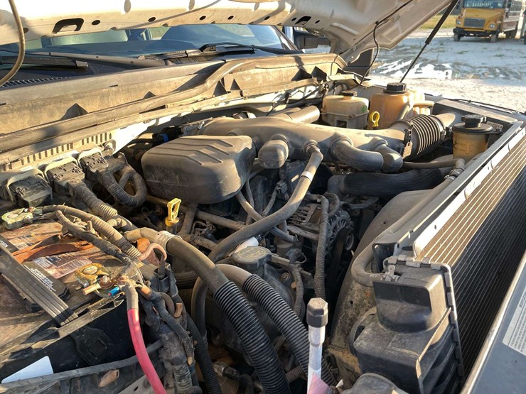 2013-ford-f550-image-8