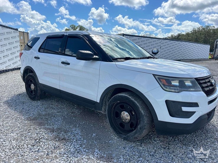 2017-ford-explorer-image-2