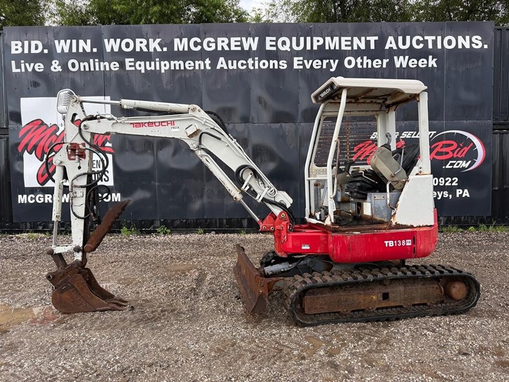 2009-takeuchi-tb138fr-image-1