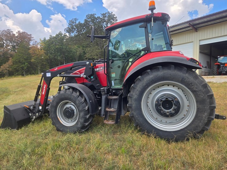 #26371-•-case-farmall-115u-tractor-image-6