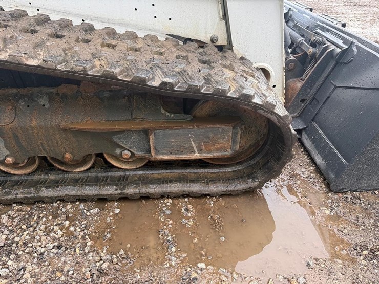 2023-bobcat-t770-image-14