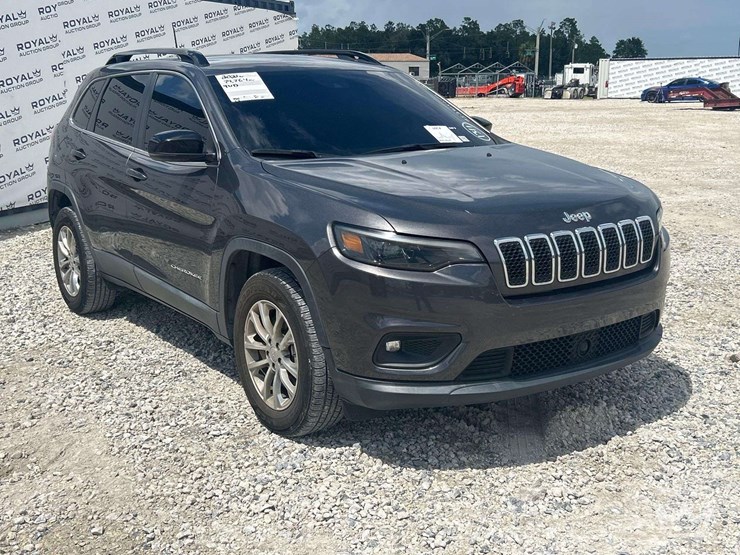 2022-jeep-cherokee-image-2