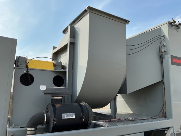 2015-john-deere-4045t-image-18