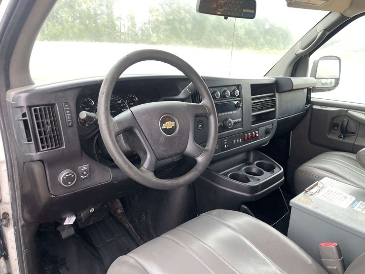 2014-chevrolet-express-2500-image-11