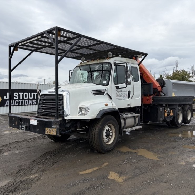 2013 FREIGHTLINER 114SD