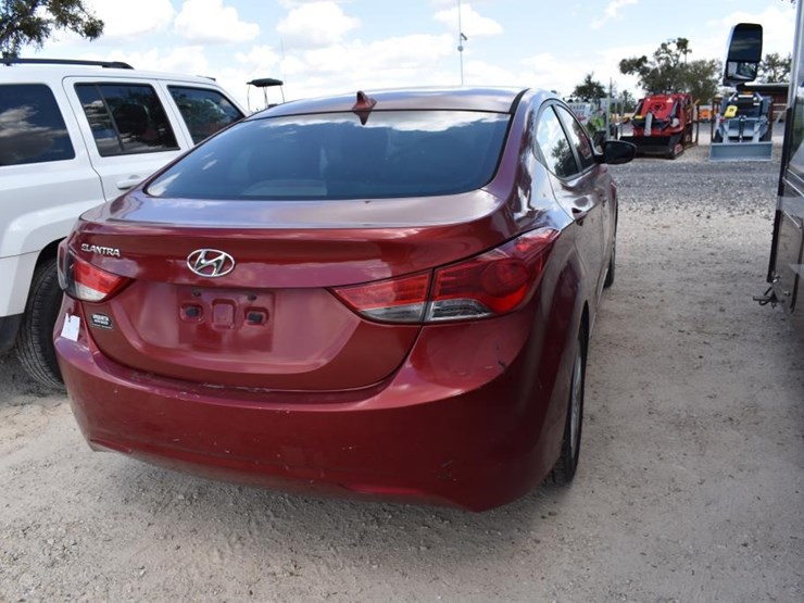 2014-hyundai-elantra-(vin-#-5npdh4ae7dh448028)-(showing-appx-181,723-miles,-image-5