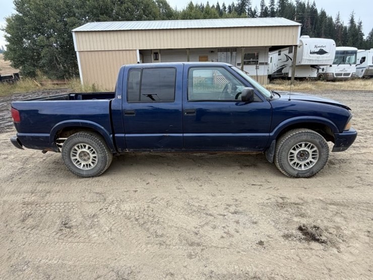 2001-gmc-sonoma-crew-cab-pickup-image-6