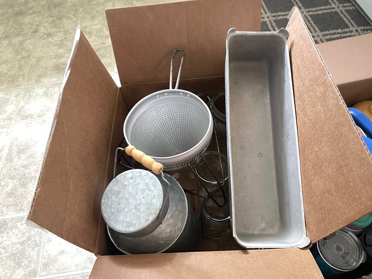 #6258-•-assortment-of-kitchen-items-image-7