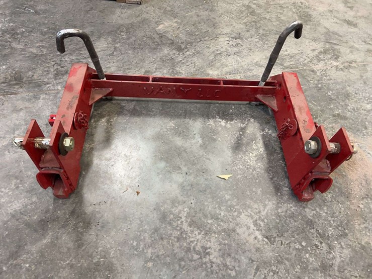 homemade-three-point-to-fast-hitch-conversion-image-1