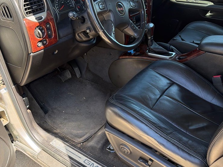 2005-gmc-1500-image-27