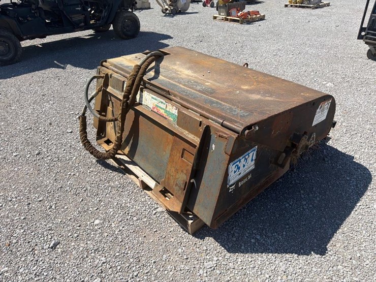 #426-•-bobcat-pickup-broom-image-3