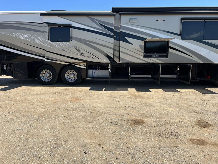 2016-entegra-coach-aspire-44b-mountain-master-luxury-diesel-pusher-motorhome-(51,192-miles)-image-16