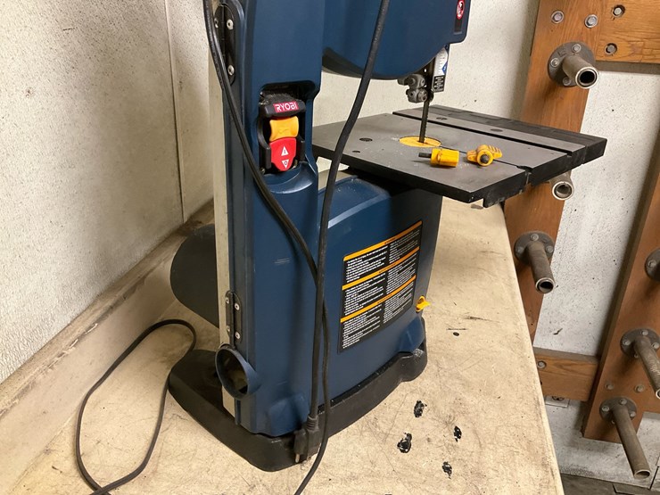 #114-•-ryobi-bs903-9-in.-benchtop-band-saw-image-8