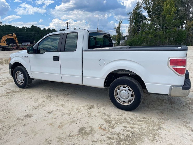 2011-ford-f150-xl-image-2